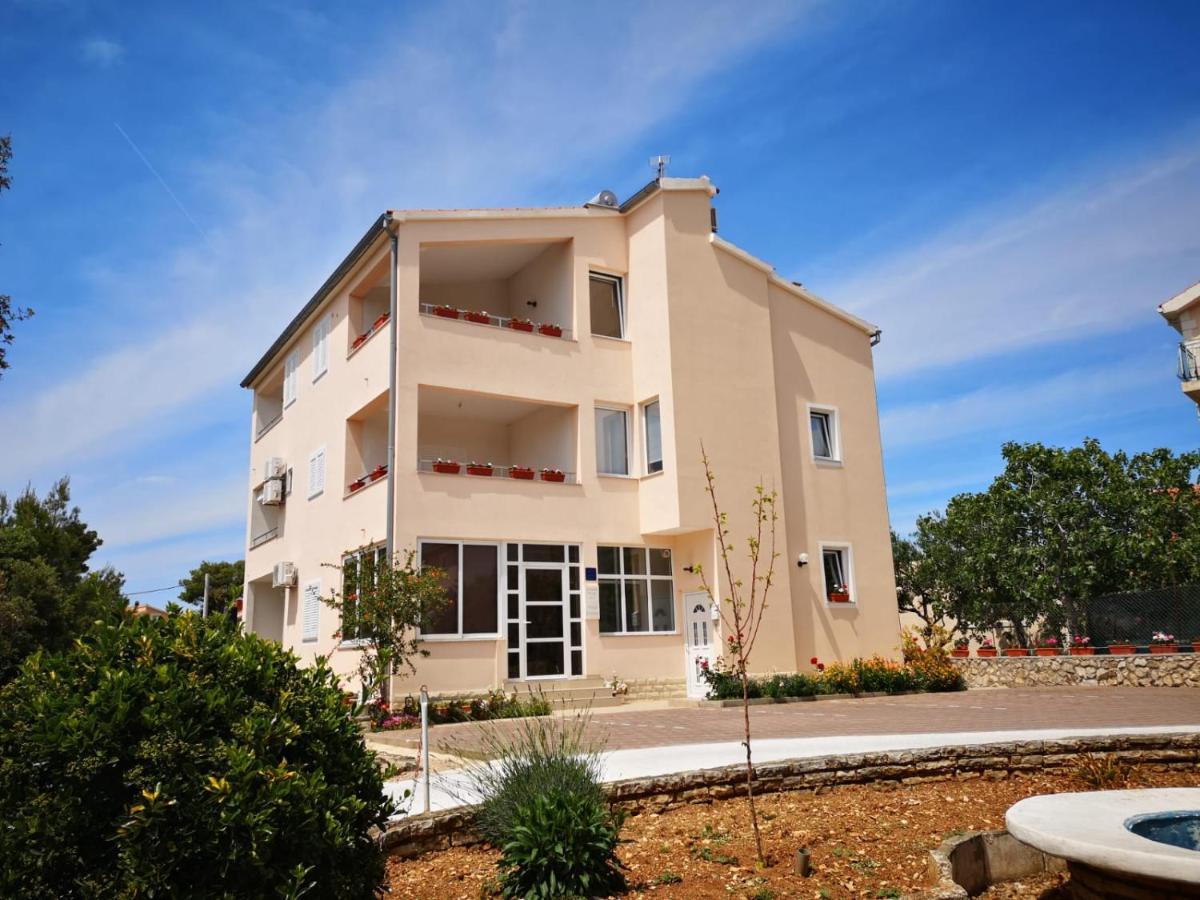 Apartments Villa Korina Бродарика Екстериор снимка