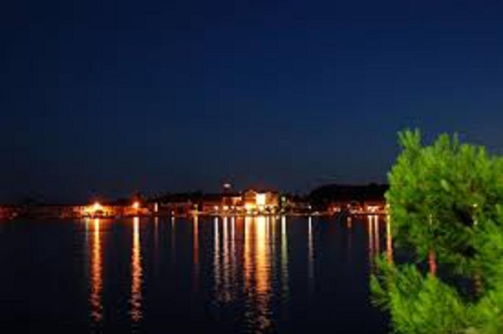 Apartments Villa Korina Бродарика Екстериор снимка