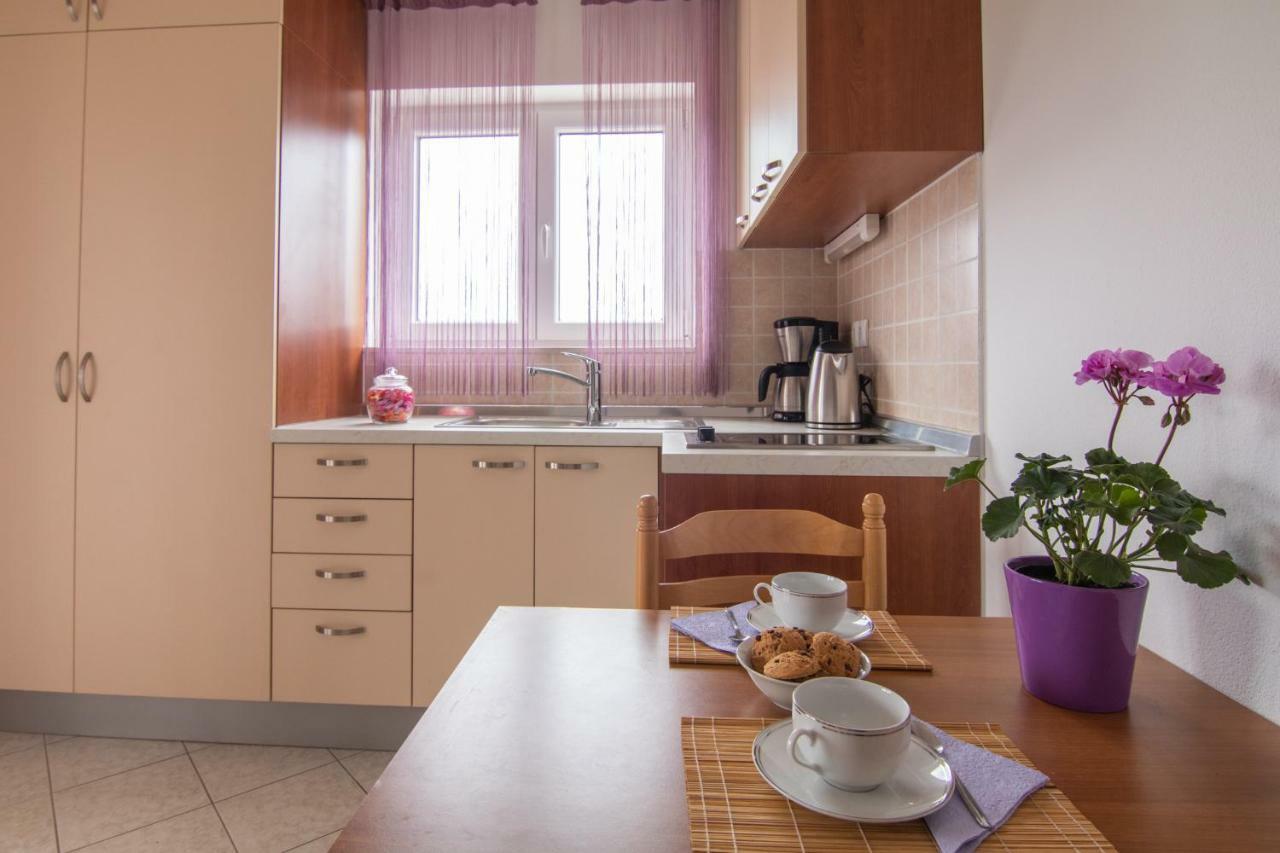 Apartments Villa Korina Бродарика Екстериор снимка