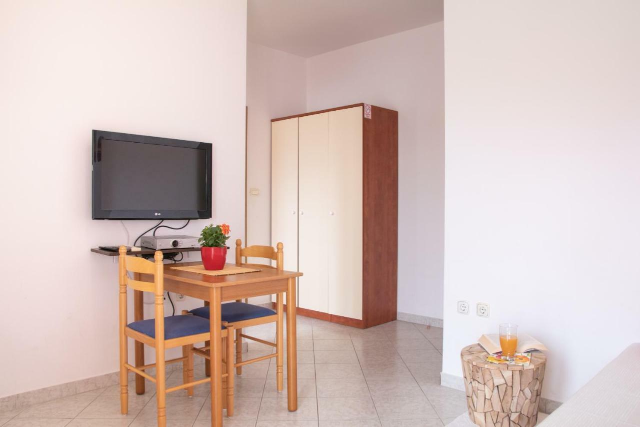 Apartments Villa Korina Бродарика Екстериор снимка