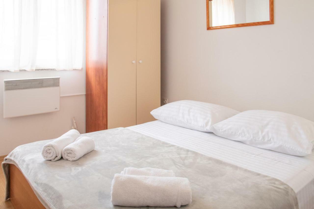 Apartments Villa Korina Бродарика Екстериор снимка
