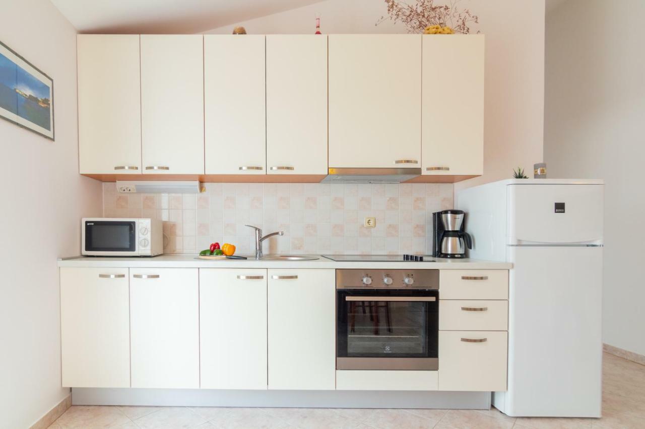 Apartments Villa Korina Бродарика Екстериор снимка