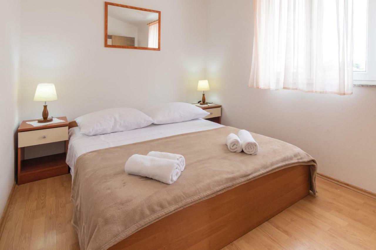 Apartments Villa Korina Бродарика Екстериор снимка