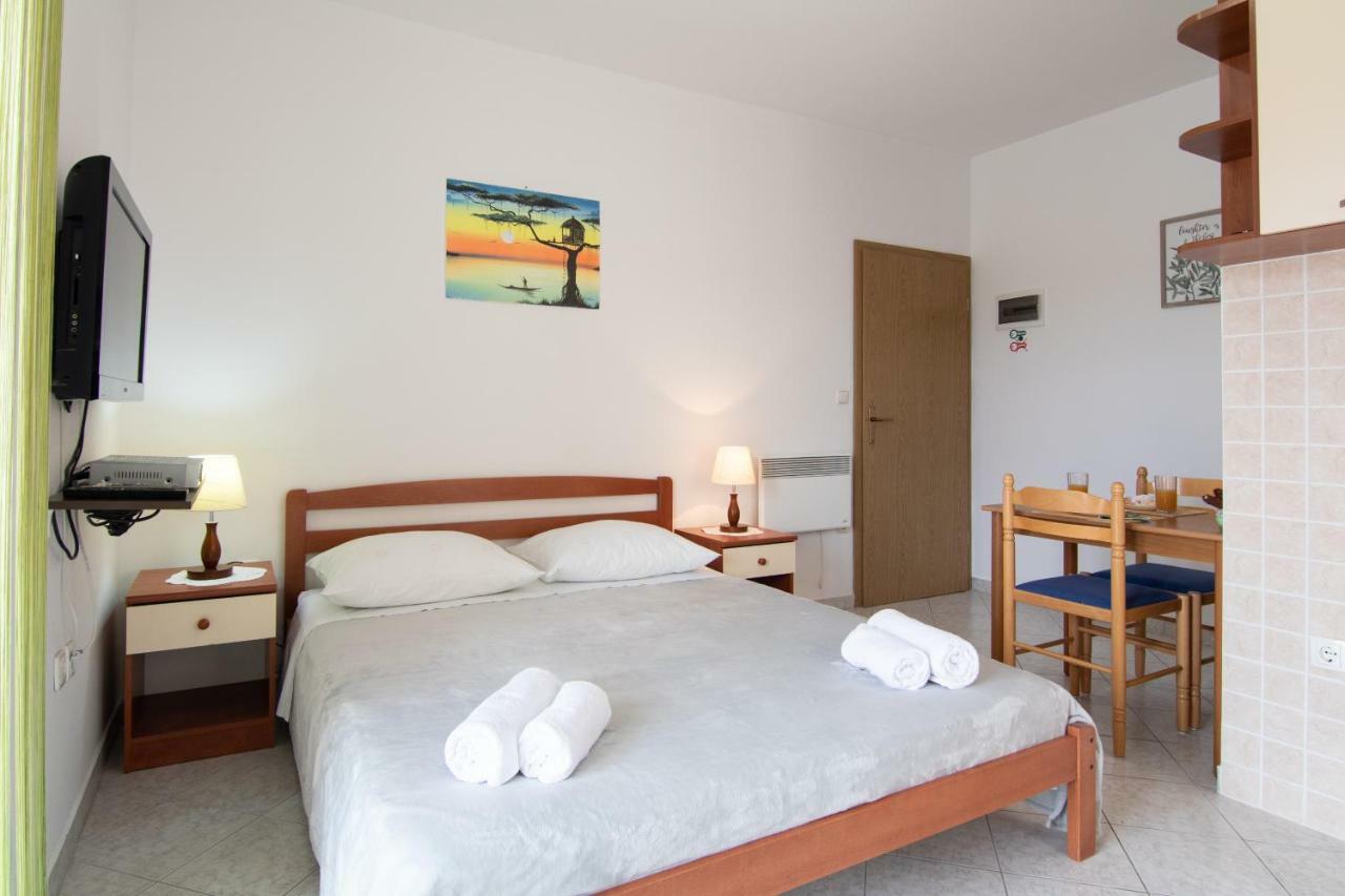 Apartments Villa Korina Бродарика Екстериор снимка