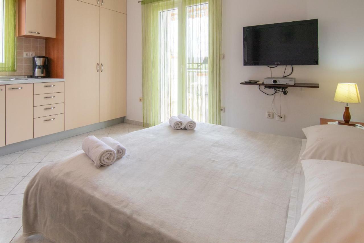 Apartments Villa Korina Бродарика Екстериор снимка