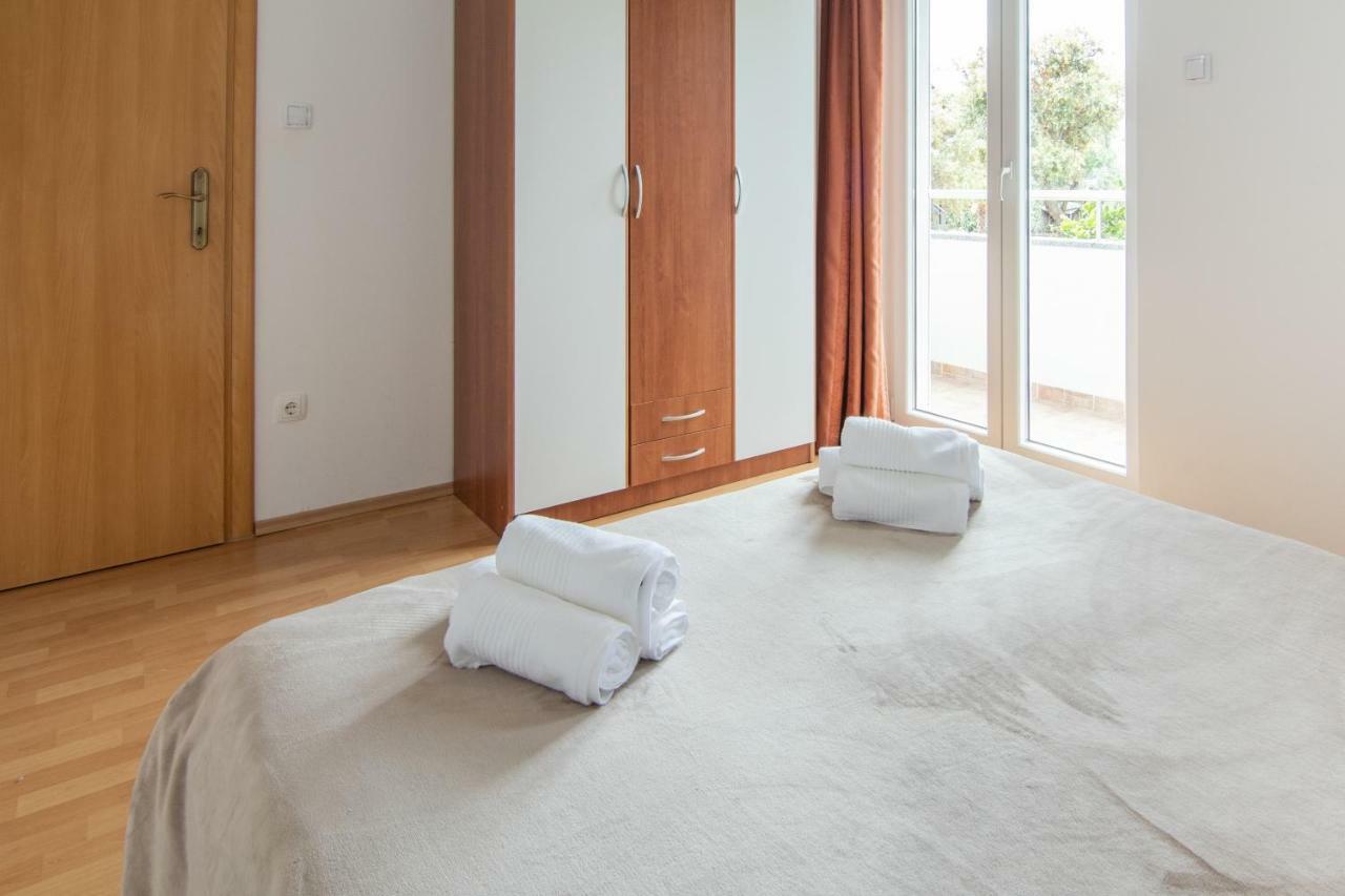 Apartments Villa Korina Бродарика Екстериор снимка