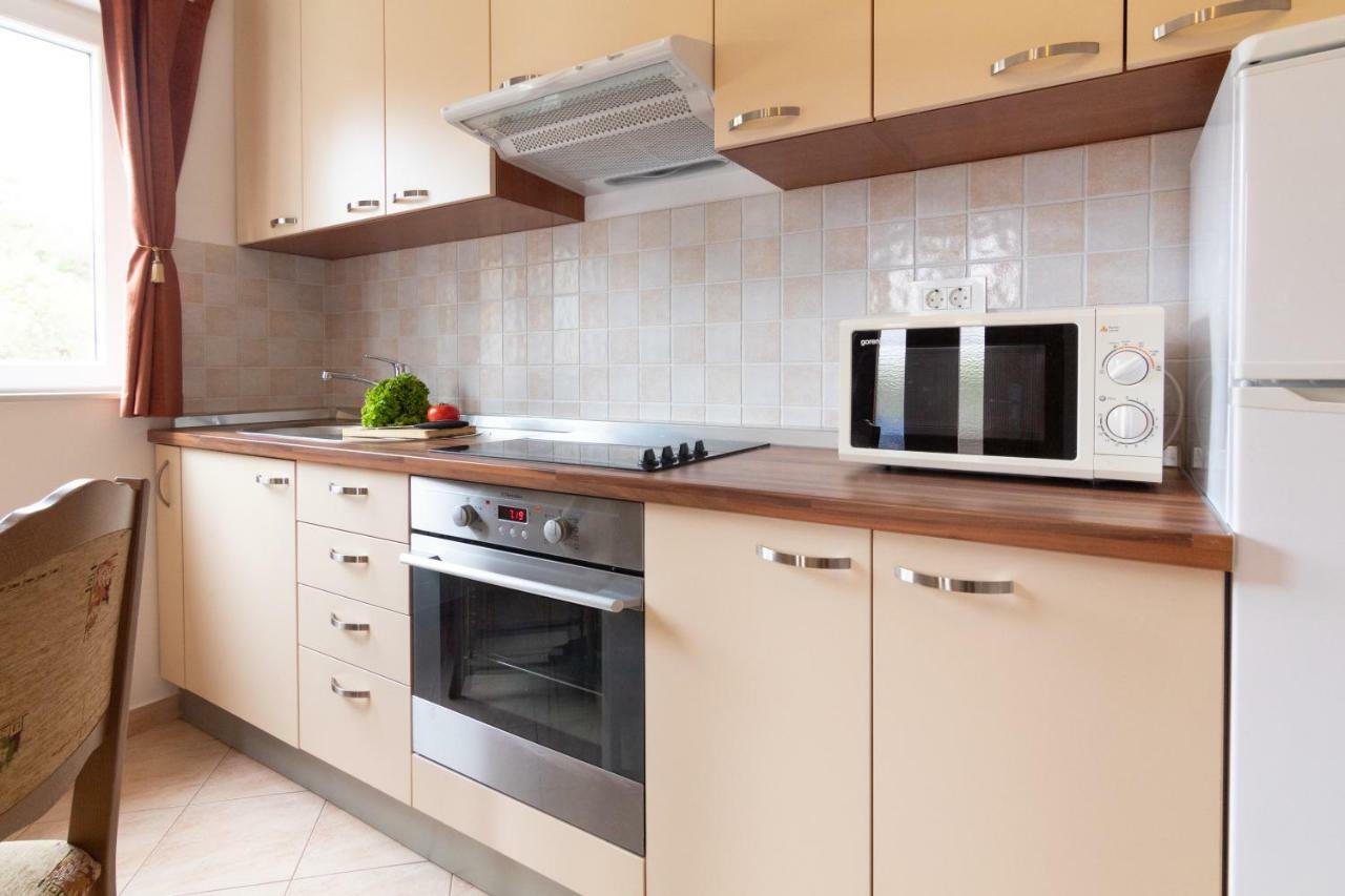 Apartments Villa Korina Бродарика Екстериор снимка